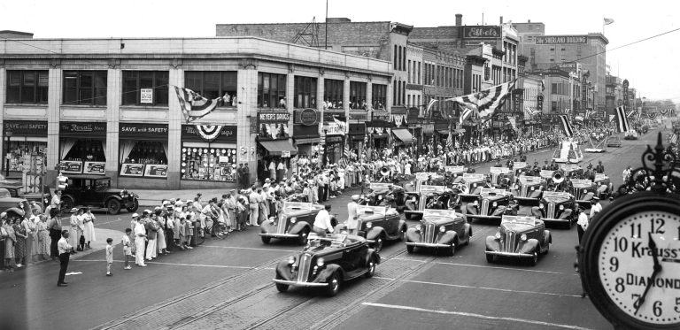 1935-roadster-parade-downtown-sb