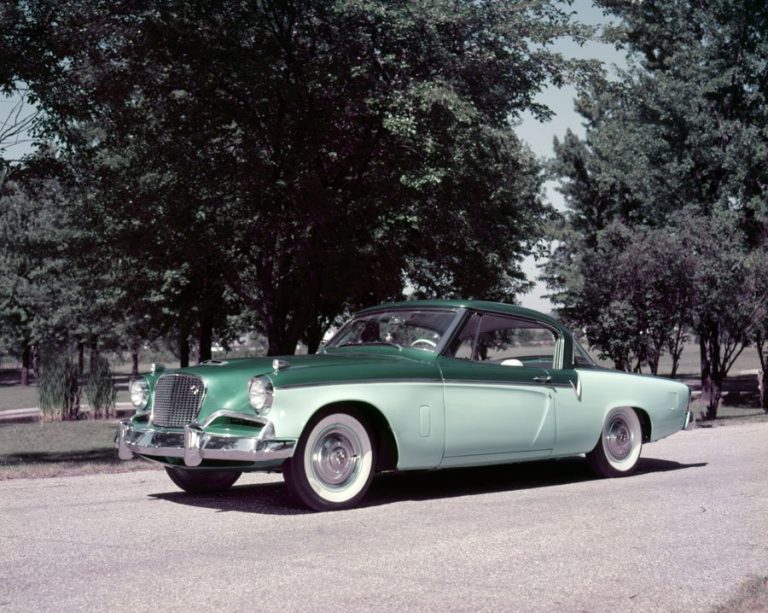 1955-1956-sky-hawk