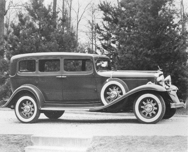 Studebaker President image in black and white